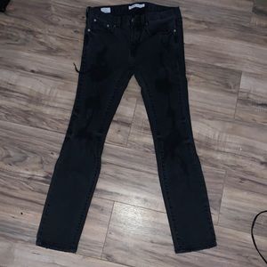 Brand is from pacsun size is 28/30 skinny fit color is black